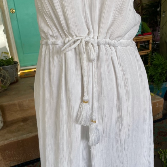 White dress - Picture 2 of 6